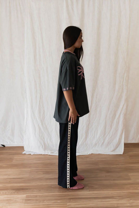 Bloom Tee | Charcoal
