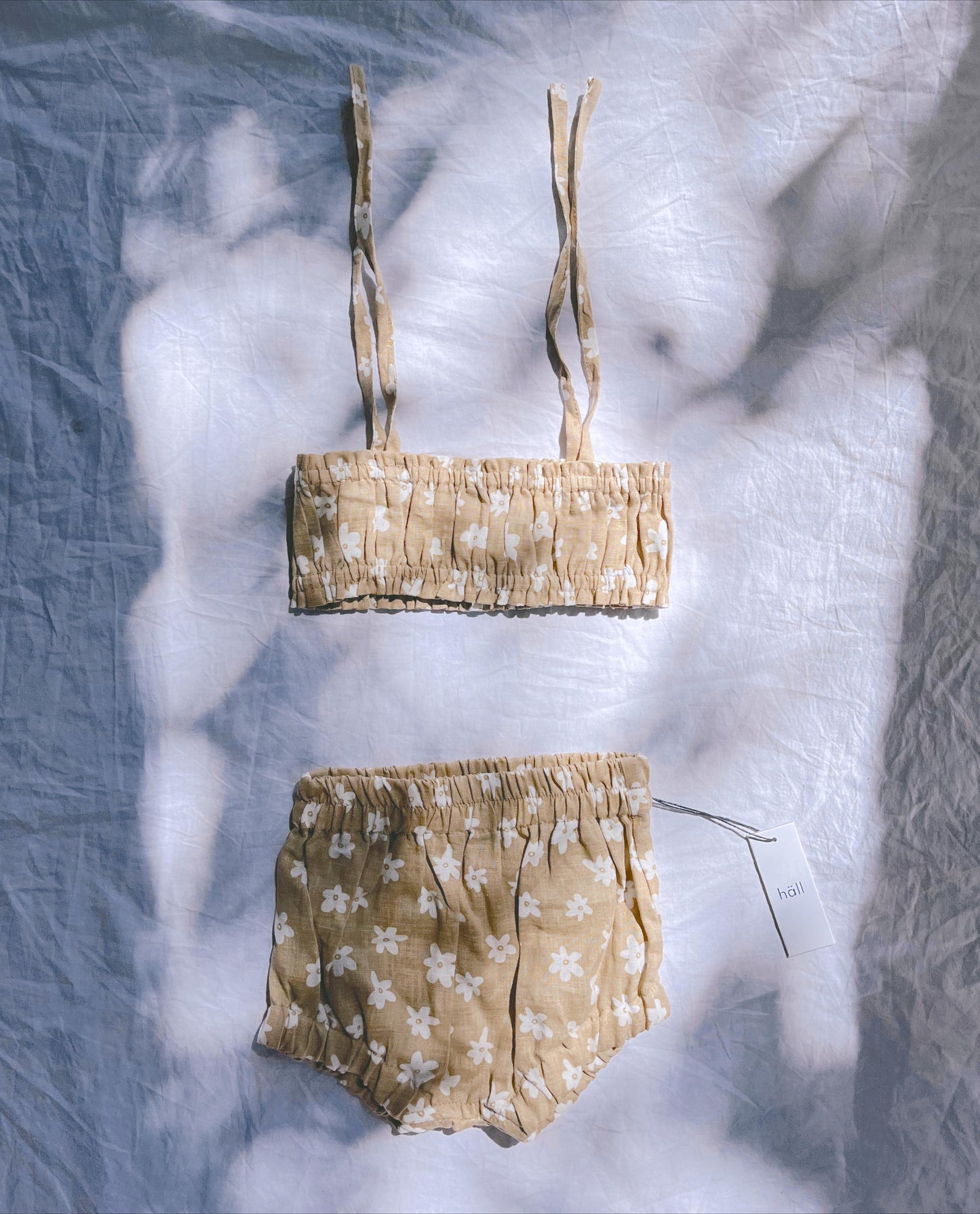 Della Crop | Daisy Hazelnut