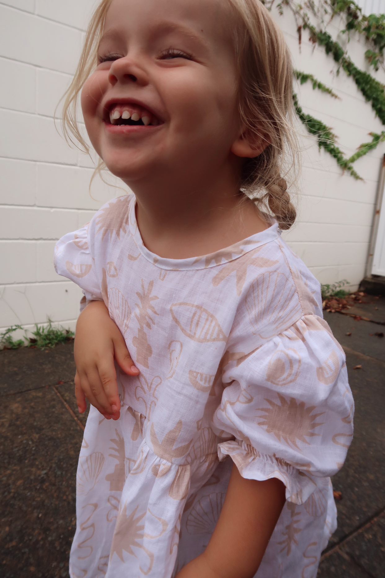 The Minï Minnie Dress 'Long Lunch' | Biscuit