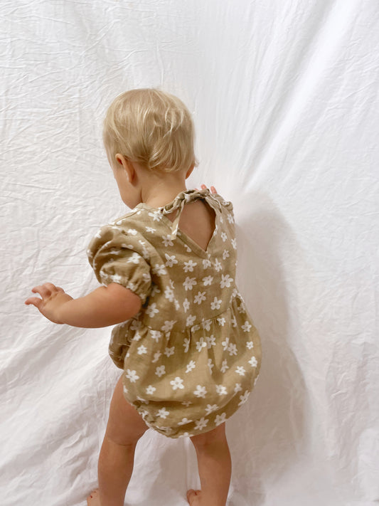 Flora Minï Romper | Daisy Hazelnut