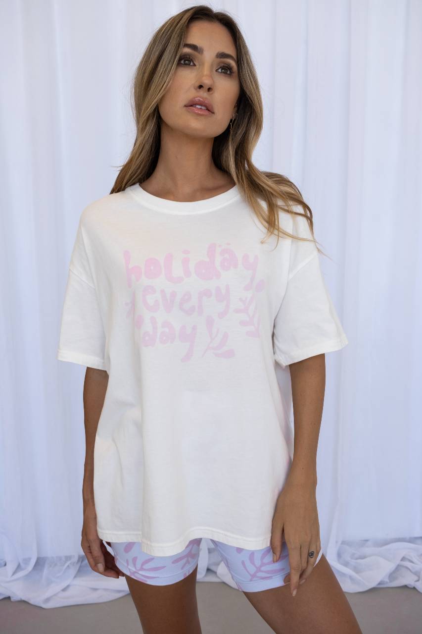 The Holidäy Tee | Pink