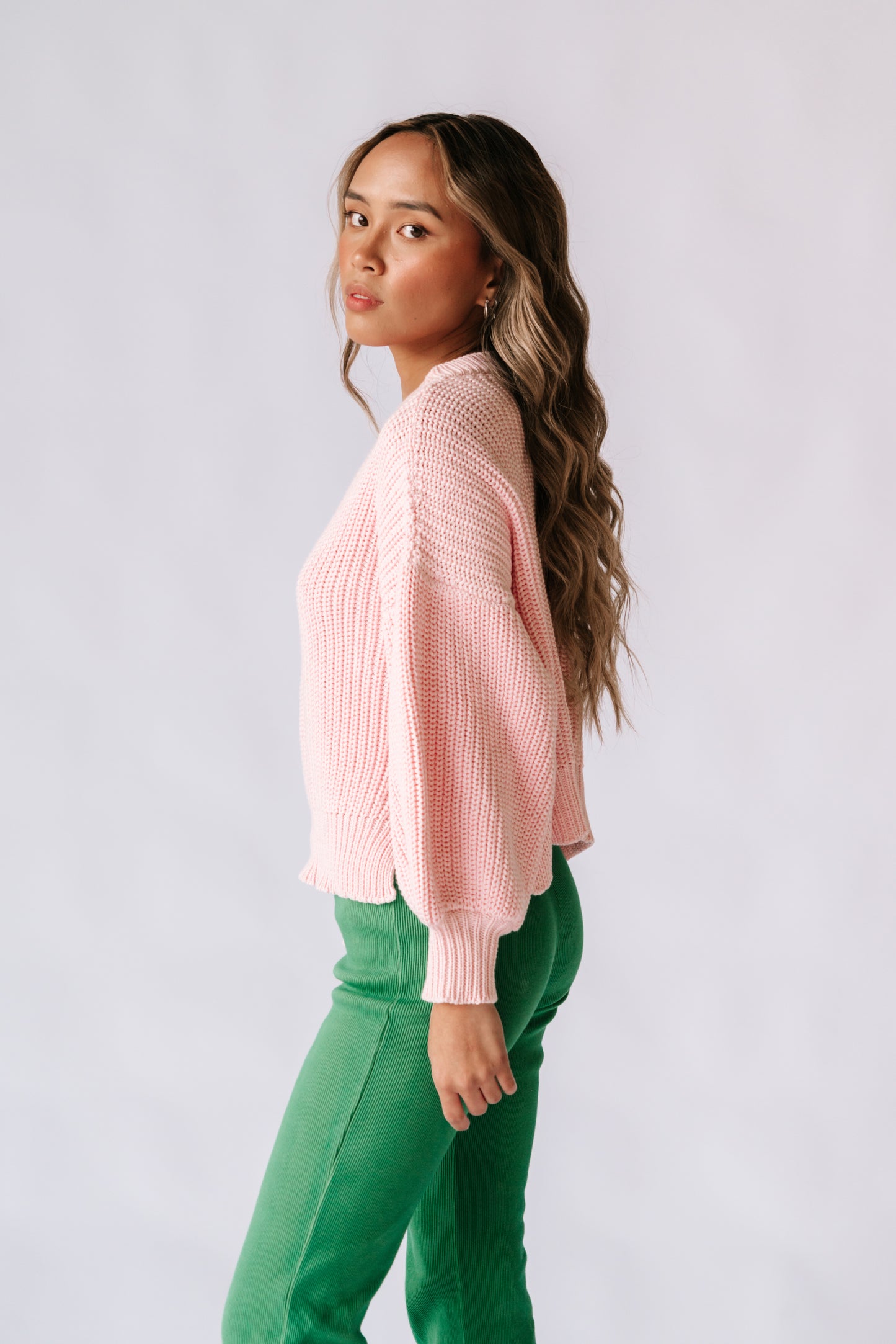 womens all natural cable knit jumper, made from 100% natural fabrics wool and cotton. Featuring a statement balloon sleeve & crew neckline, super warm and comfortable for the cooler months. Ethically handmade in Indonesia.